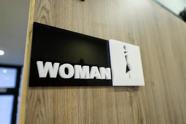 女背包客床位